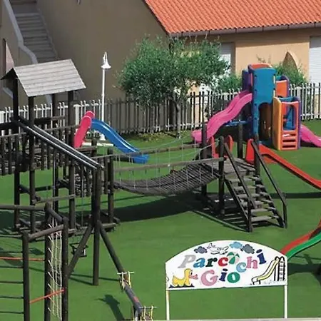 Pace Village מלון דירות טרופאה